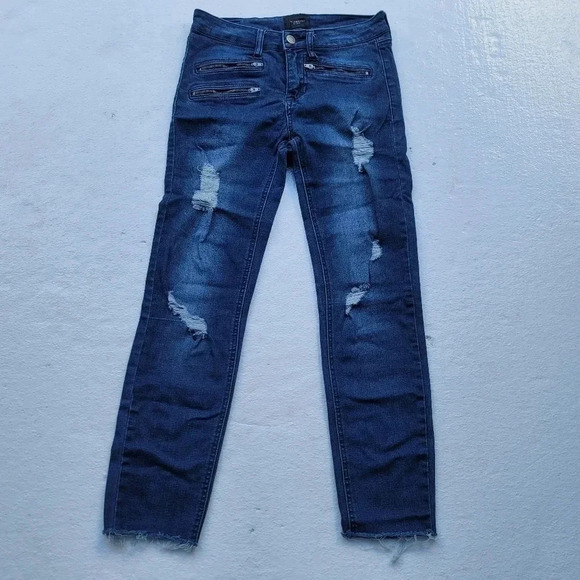 Celebrity Pink Jeans Skinny Mid Rise Women's Plus Size Denim Medium Wash 5/ 27 - Picture 1 of 10